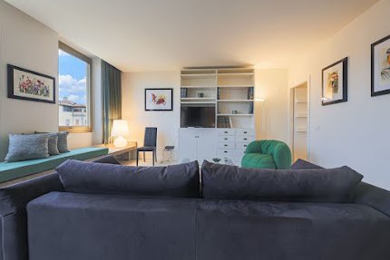 A LUXURY RESIDENCE JUST OFF PONTE VECHHIO