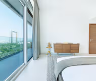 Premium 1 Bedroom Overlooking Dubai Frame