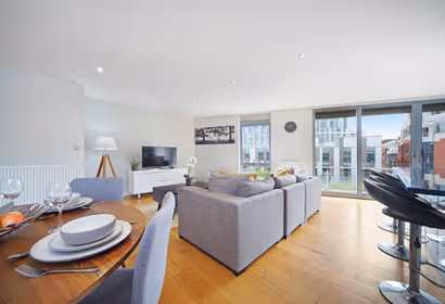 Esprit Court