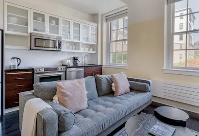 Wedemeyer St Apartment