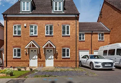 Xclusive Serviced apartment at The Leyburn Road, Near Airport