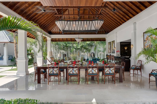 A Quiet Luxury Villa in Petitenget