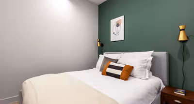 S Wells Street Apartment