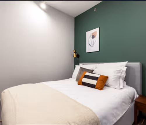 S Wells Street Apartment