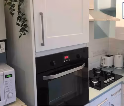 Full kitchen at The Windmill House -