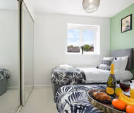 Detached House - Close to City Centre - Free Parking, Fast Wifi, Private Garden and Smart TV with Netflix