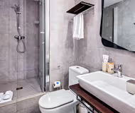 Bathroom at Plaza Espana Fira