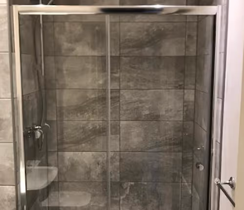 Bathroom - 2 bed apartment