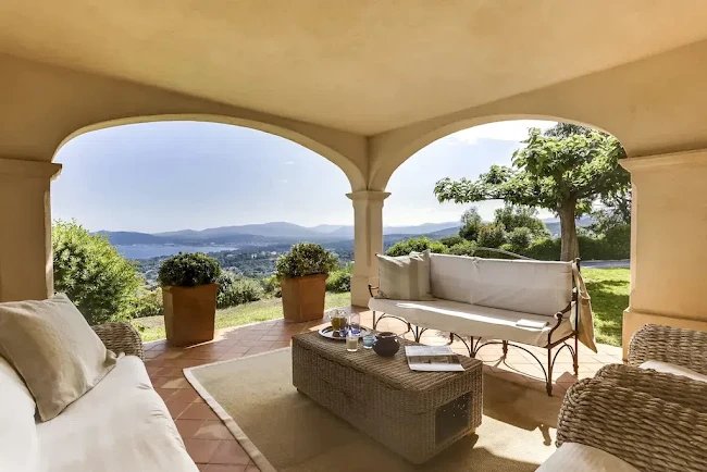 STUNNING VILLA IN GRIMAUD PANORAMIC SEAVIEWS