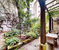 LEADING DIRECTLY TO THE SEINE &NOTREDAME-90M2 RUE BIEVRE