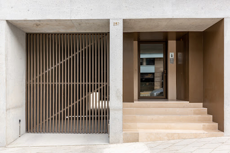 Entrance of Corporate Housing Campanhã 05