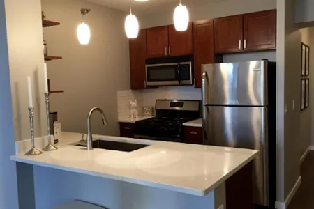 East Ohio Street Serviced Apartment