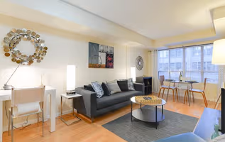 Simcoe Street Serviced Apartment - I
