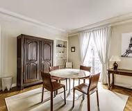 AMID AVENUE DE LA GRANDE ARMEE AND AVENUE FOCH