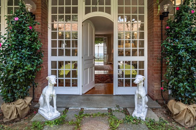 LIVE MAGICAL HOURS IN A UNIQUE PLACE FULL OF COMO LUXURY, ENCHANTING ATMOSPHERE!