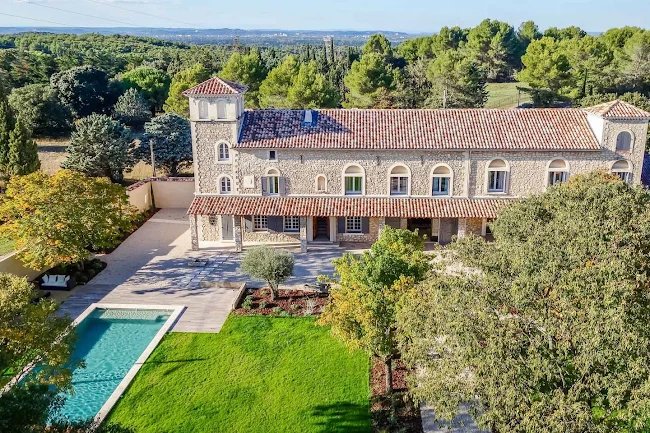 A Grand Luxury Villa in Avignon