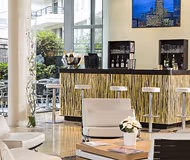 Spacious living area at Studio apartment in Courbevoie La Defense