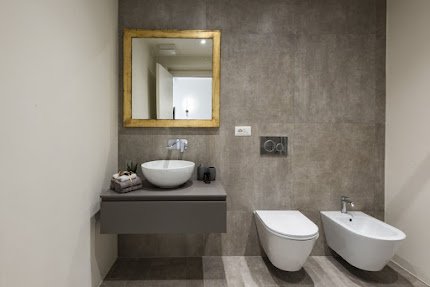 A LUXURY ABODE IN A BEAUTIFUL HISTORIC PALAZZO