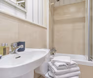 Bathroom - 3 bed apartment