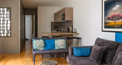 A BIT OF GLAMOUR AND MAGIC IN CHAMPS ELYSEES