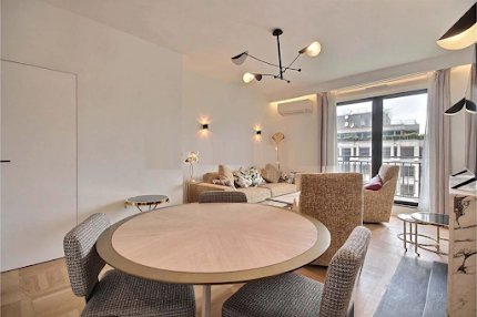 100M2 TOP FLOOR TRIANGLE D'OR AVENUE MONTAIGNE