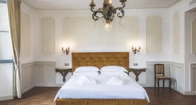 Magnificient Villa located right on the shores of Lake Como