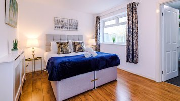 Spacious 4 Bedroom Chester Home with parking. - Newhall Road
