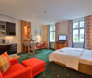 Maximilian Serviced Apartment