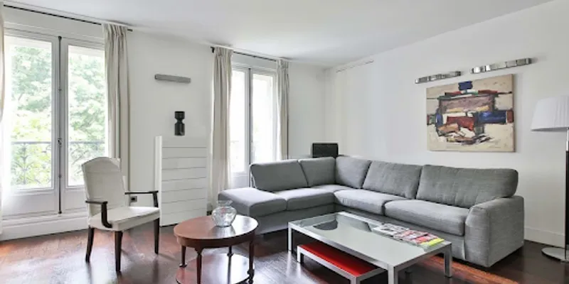 200 SQM HAUSSMANNIAN LUXURY CHAMPS ELYSEES