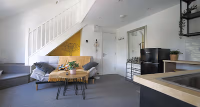 Ollie Studio - Cosy Central Mezzanine Flat,