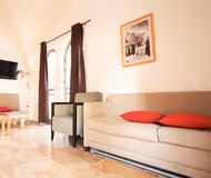 Hacarmel St Serviced Apartment