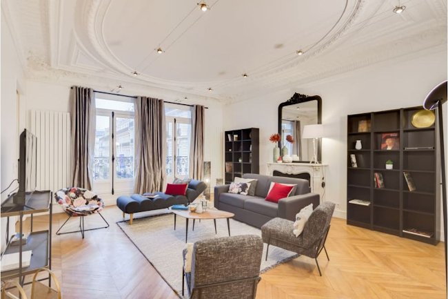PRESTIGE OF PARIS 8TH NEXT TO CHAMPS ELYSEES