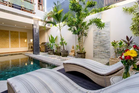 Luxuriously Unique Villa Retreat Near Legian
