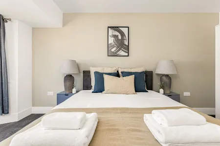The Wembley Central Collection (Shared Kitchen & Bathroom))