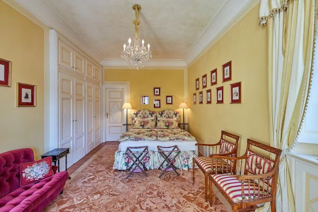 550M2 LUXURY WITH PANORAMIC VIEWS AND ALFRESCO DINNERS