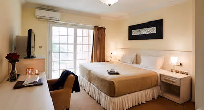 Luxury bedroom at Av. Luanda Sul em frente Sreet Apartment