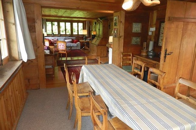 A Traditional Alpine 240 sqm Chalet in Central Gstaad