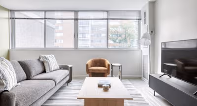 S Ashland Ave Serviced Apartment