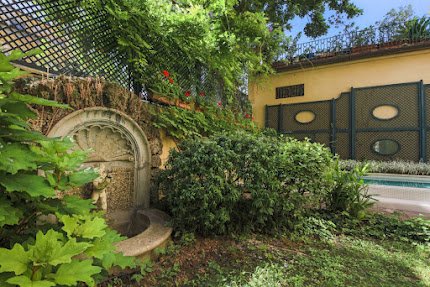 STYLISH & LUXURIOUS ABODE IN THE HEART OF FLORENCE