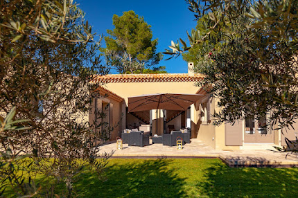 A Luxury Home In the Heart of the Alpilles
