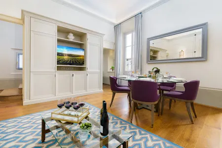 19TH CENTURY LUXURY- A STONE’S THROW FROM UFFIZI