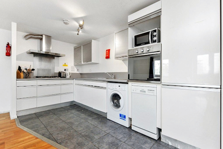 Full kitchen at City Apartments