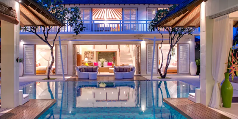 A Luxurious Villa Near the Golden Beach Sands