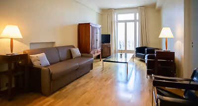 RUE CHAUCHAT SERVICED APARTMENT