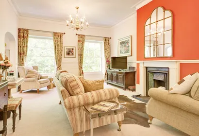 6 Queens Parade Serviced Apartment