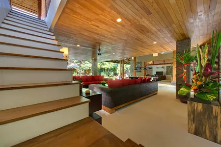 Stylish Family Villa in the Oberoi District