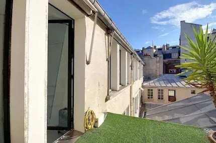 TRUE LUXURY IN MARAIS EXTRAVAGANZA