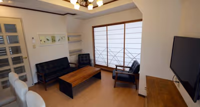 Living area - 4 bed apartment