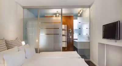 Splendom Belfort Master Suite with balcony