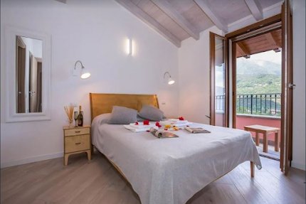 Lap up Some Menaggio fun and Lake Como Relaxation in This Luxury Family Villa!